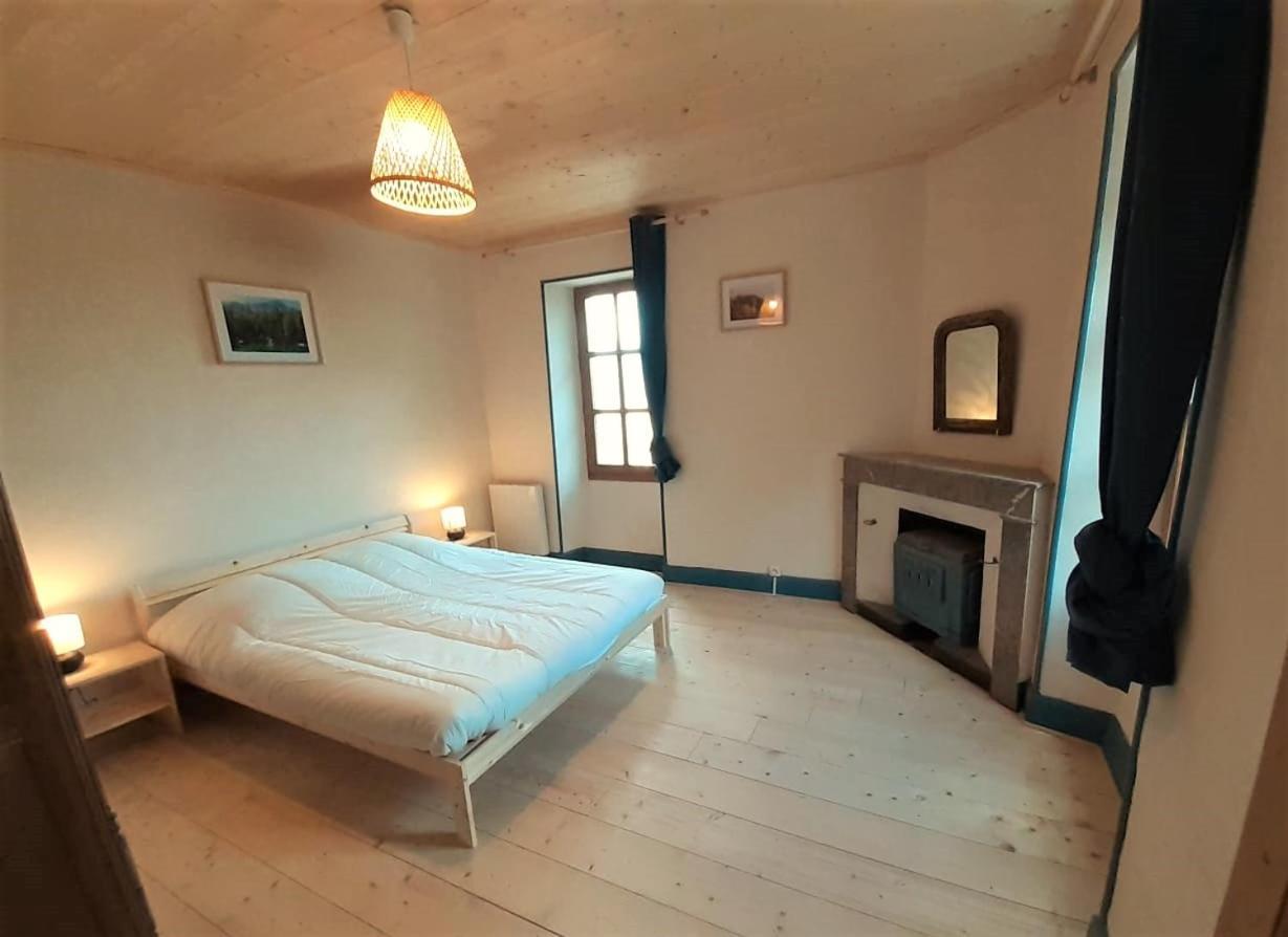 Gîte du Grand Delmas Bourdeaux Extérieur photo